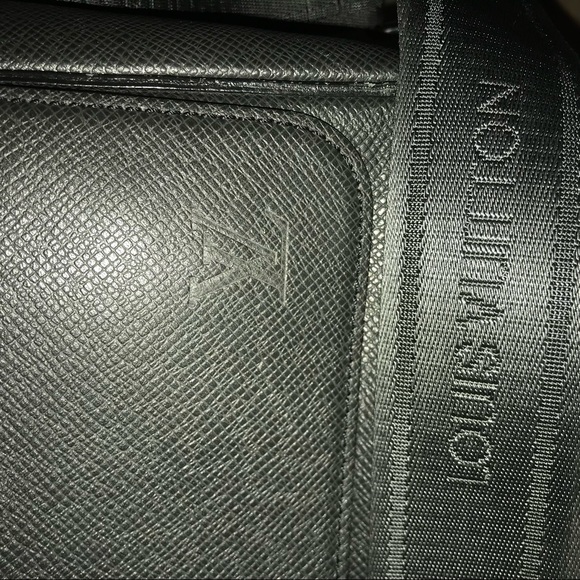 Louie Vuitton Messenger bag - Picture 4 of 7